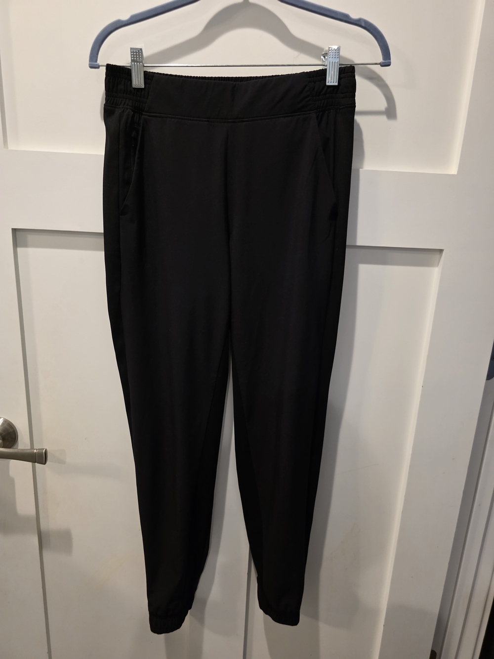 Athleta Women's Brooklyn Heights Black High Rise Jogger Size 2 Ankle Zip Travel